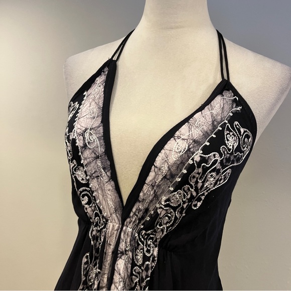 Elegant Black and White Halter embroidered asymmetrical midi Dress - Picture 2 of 13